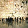 Το δυτικό τείχος στην Ιερουσαλήμ είναι ό,τι απέμεινε από τον Δεύτερο Ναό, ο ιερότερος τόπος στον Ιουδαϊσμό. 