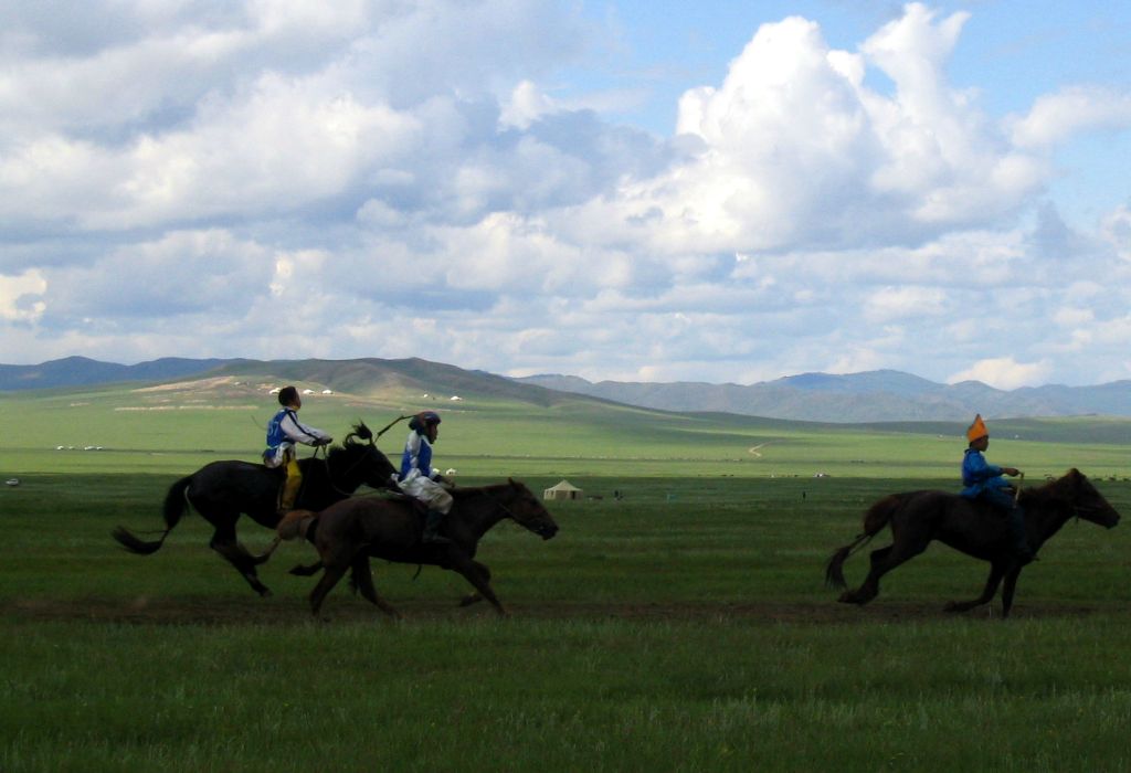 Μογγολία: Καβαλάρηδες στη στέπα