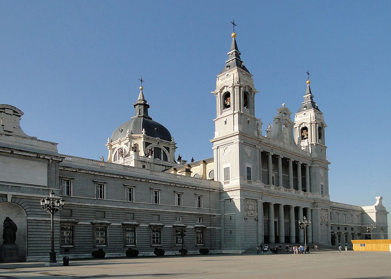 ΙΣΠΑΝΙΑ: Ο καθεδρικός ναός Αλμουδένα στη Μαδρίτη